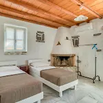 Willa Nikoramavilla Paros With Swimming Poll And Bbq For 21 Guests