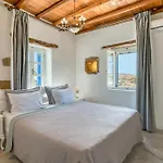 Nikoramavilla Paros With Swimming Poll And Bbq For 21 Guests Piso Livadi