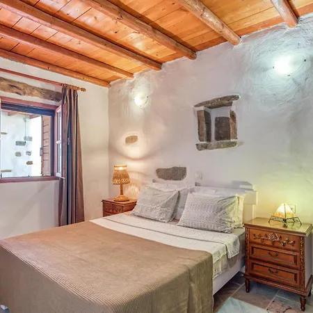 Nikoramavilla Paros With Swimming Poll And Bbq For 21 Guests ピソ ・リバディ