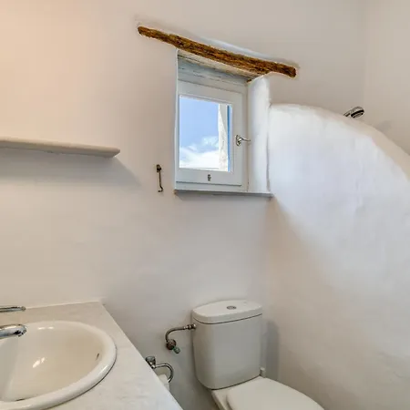 Nikoramavilla Paros With Swimming Poll And Bbq For 21 Guests ヴィラ ピソ ・リバディ