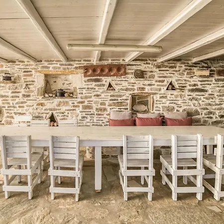 Nikoramavilla Paros With Swimming Poll And Bbq For 21 Guests * ピソ ・リバディ